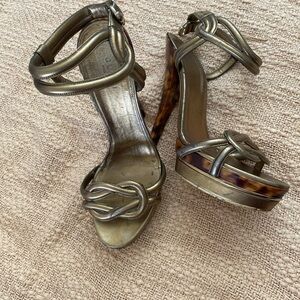 Gucci Gold Heels with Ankle Strap and Knotted Detail